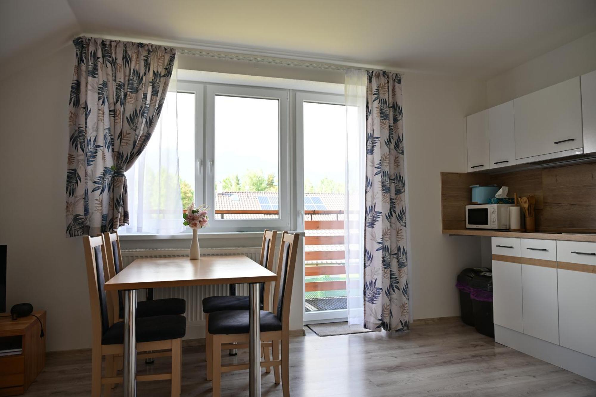 Apartmany Zara Nova Lesna Exterior photo